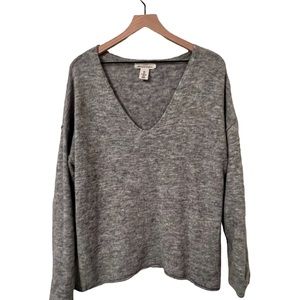 Label of Graded Goods L.O.G.G. Long Sleeve Gray Wool V Neck S